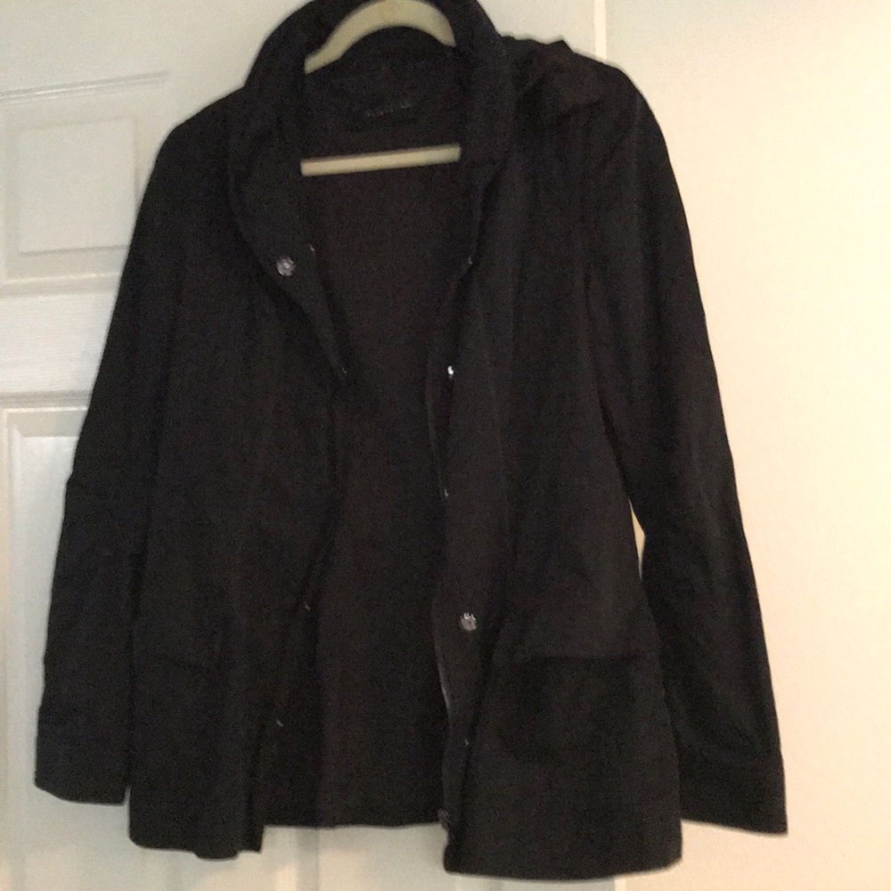 Tahari  Brand classy light weight rain resistant